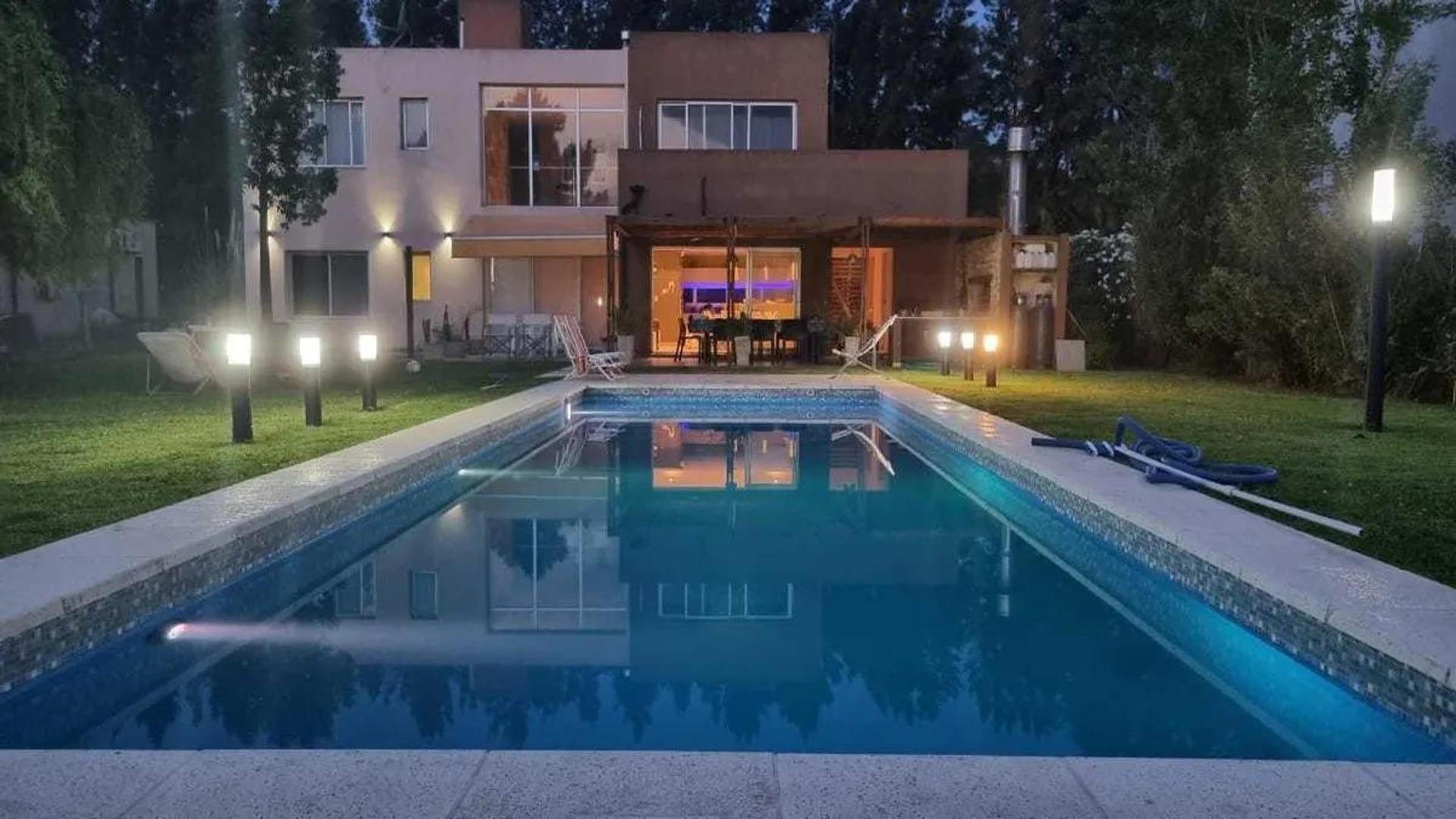 #3691311 | Temporary Rental | Country House | Echeverria Del Lago (Roma Broker Inmobiliario)