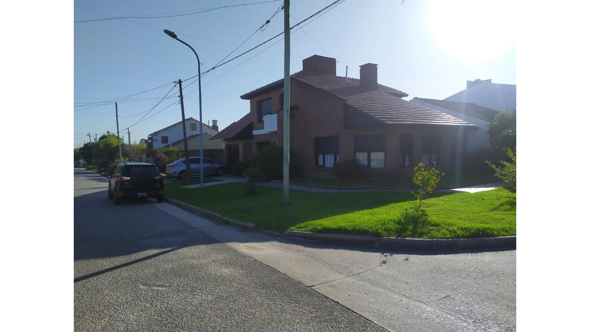 #3749858 | Sale | House | Mar Del Plata (A. H. VACCARI NEGOCIOS INMOBILIARIOS)