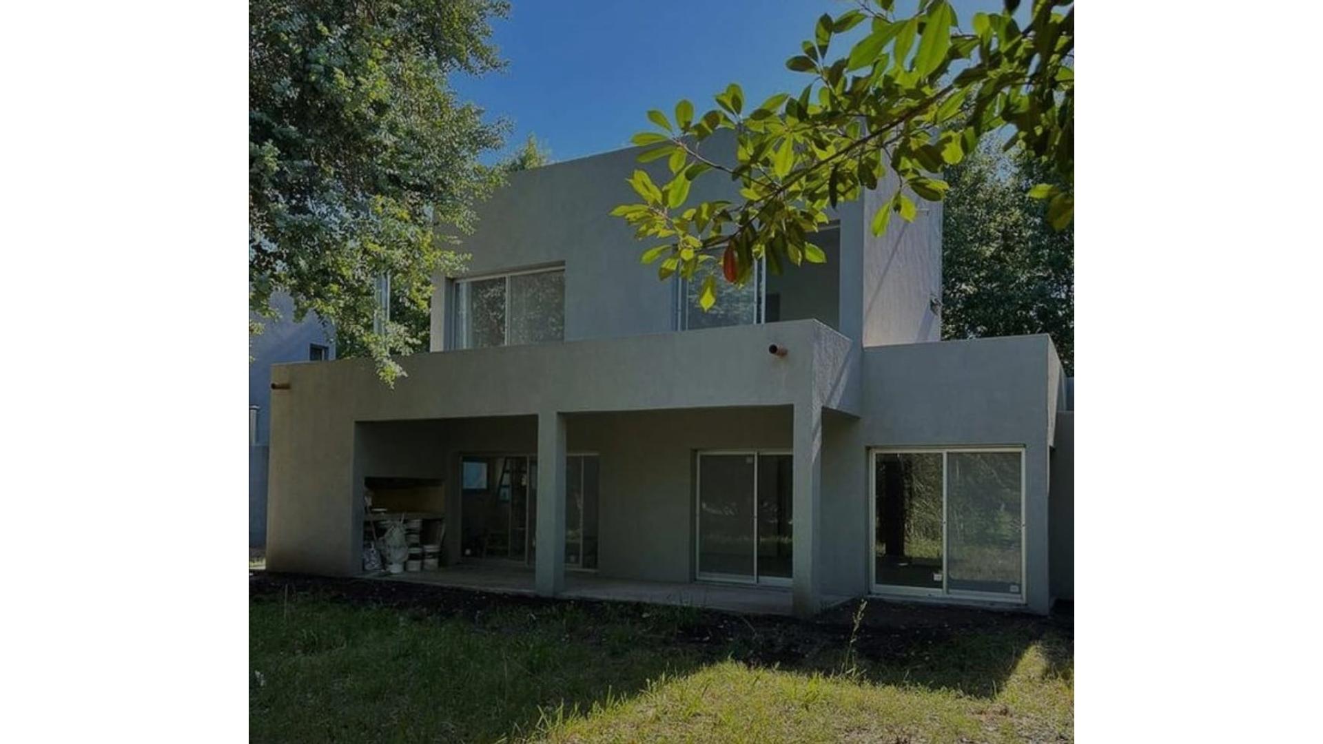 #3939930 | Venta | Casa | Pueblo Esther (Ezcaray Sabolo Propiedades)