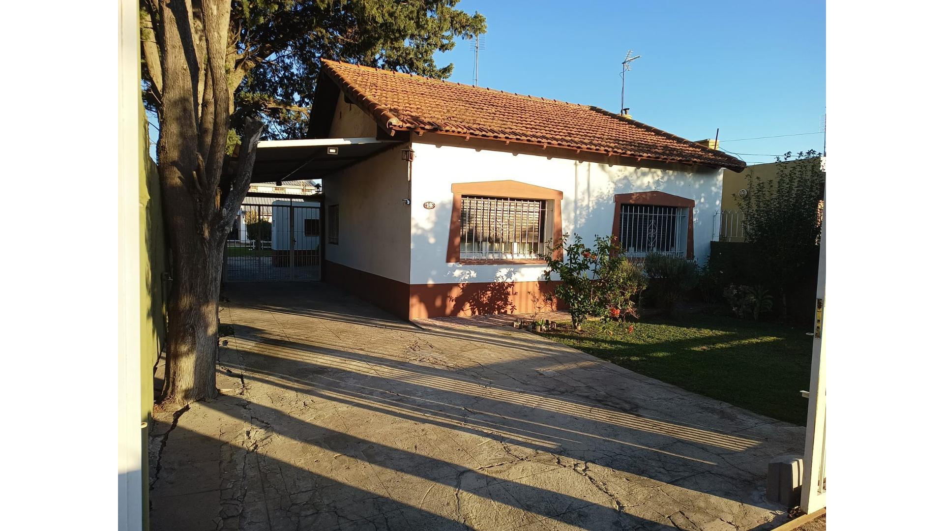 #3993243 | Venta | Casa | Lomas De Zamora (Picco Propiedades)