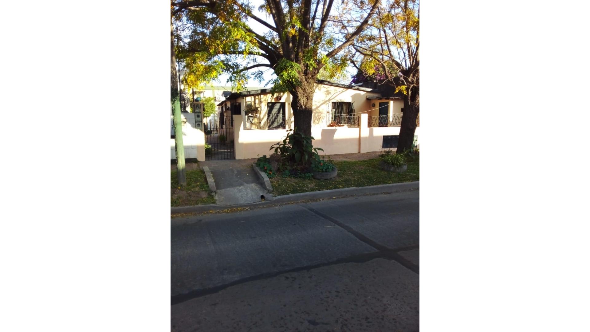 #4063225 | Venta | Casa | Almirante Brown (Picco Propiedades)