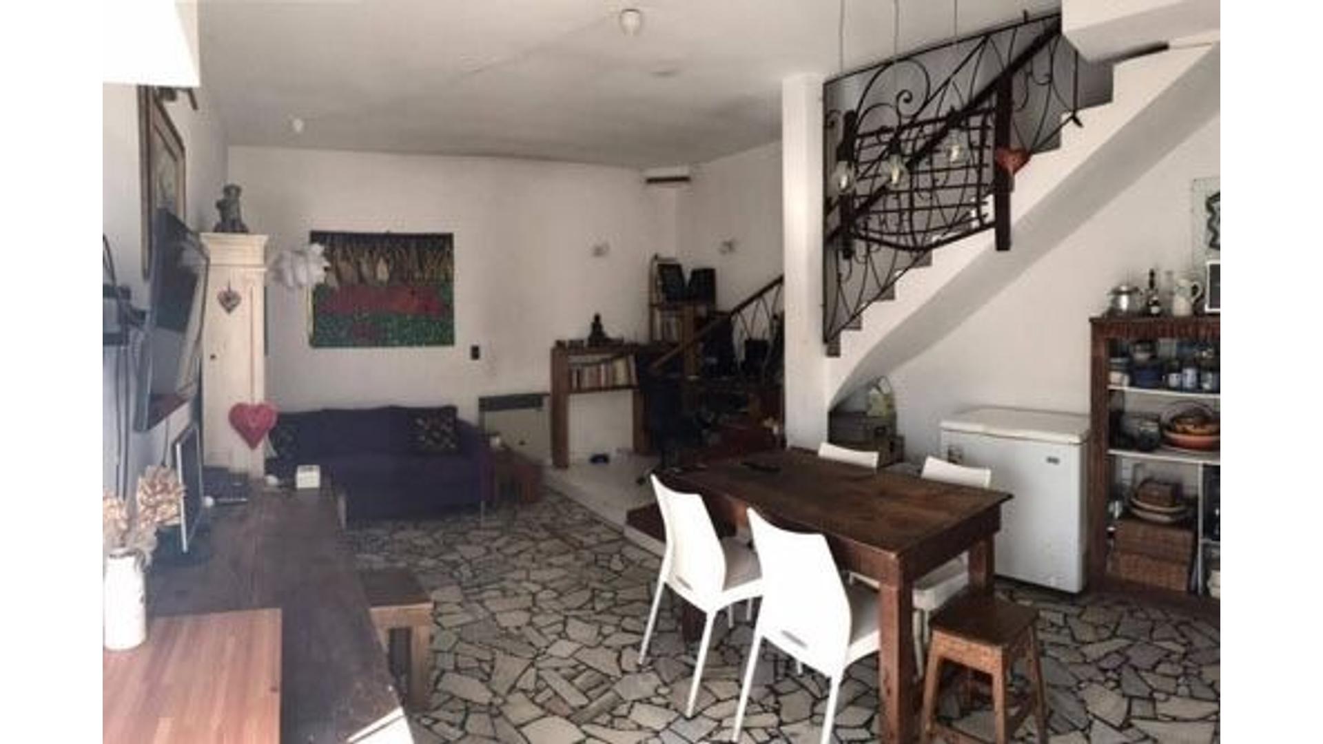 #4142103 | Venta | PH | Moron (Asesorias Y Producciones Lm)