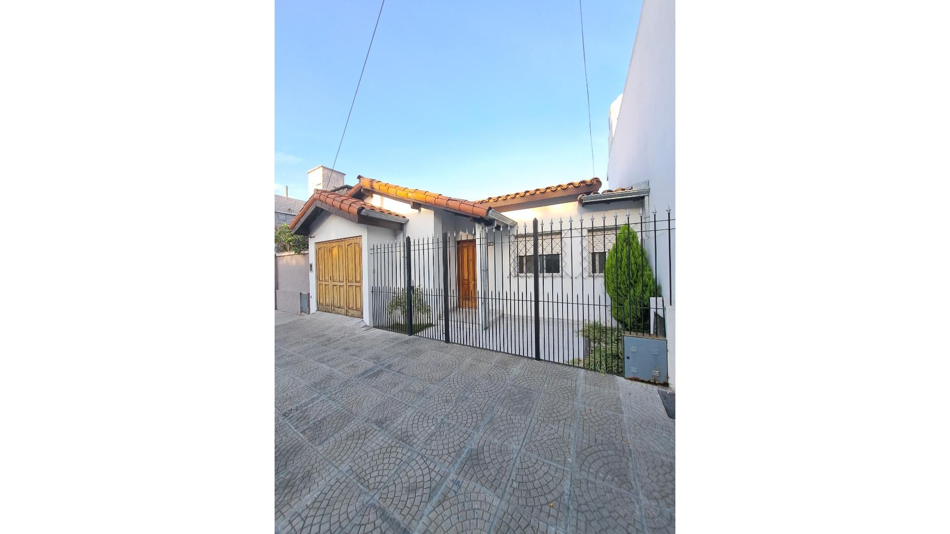 #4142415 | Sale | House | Quilmes (Adrián Gorosito Desarrollos Inmobiliarios)