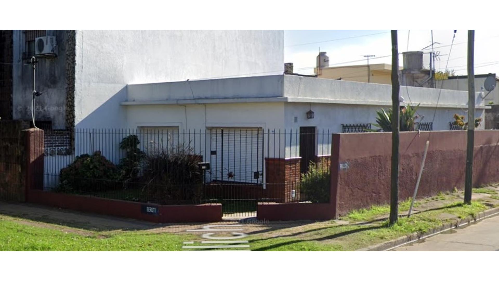 #4358148 | Venta | Casa | Lomas De Zamora (Inmobiliaria Raul Candel)