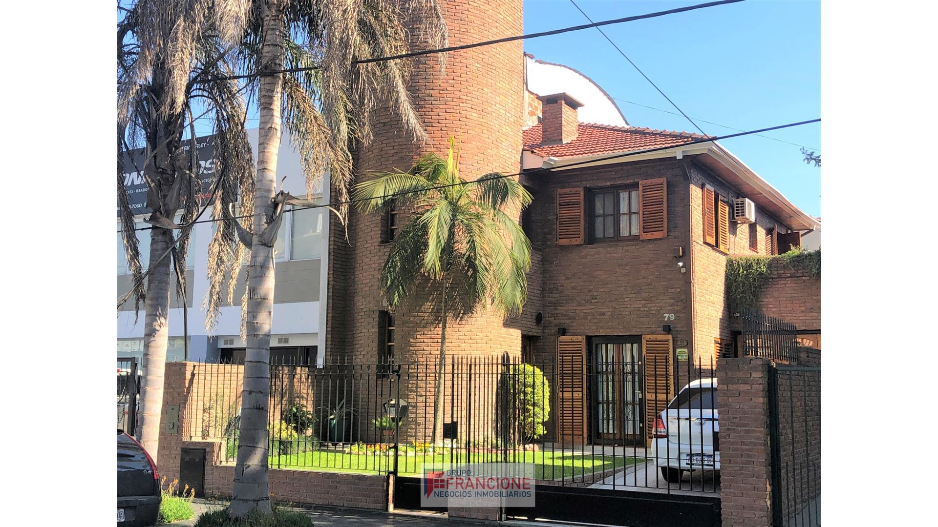 #4623403 | Venta | Casa | Almirante Brown (CAROLINA FRANCIONE)