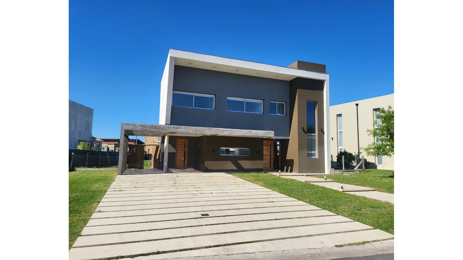 #4732329 | Venta | Casa | Echeverria Del Lago (Del Sur Bienes Raices)