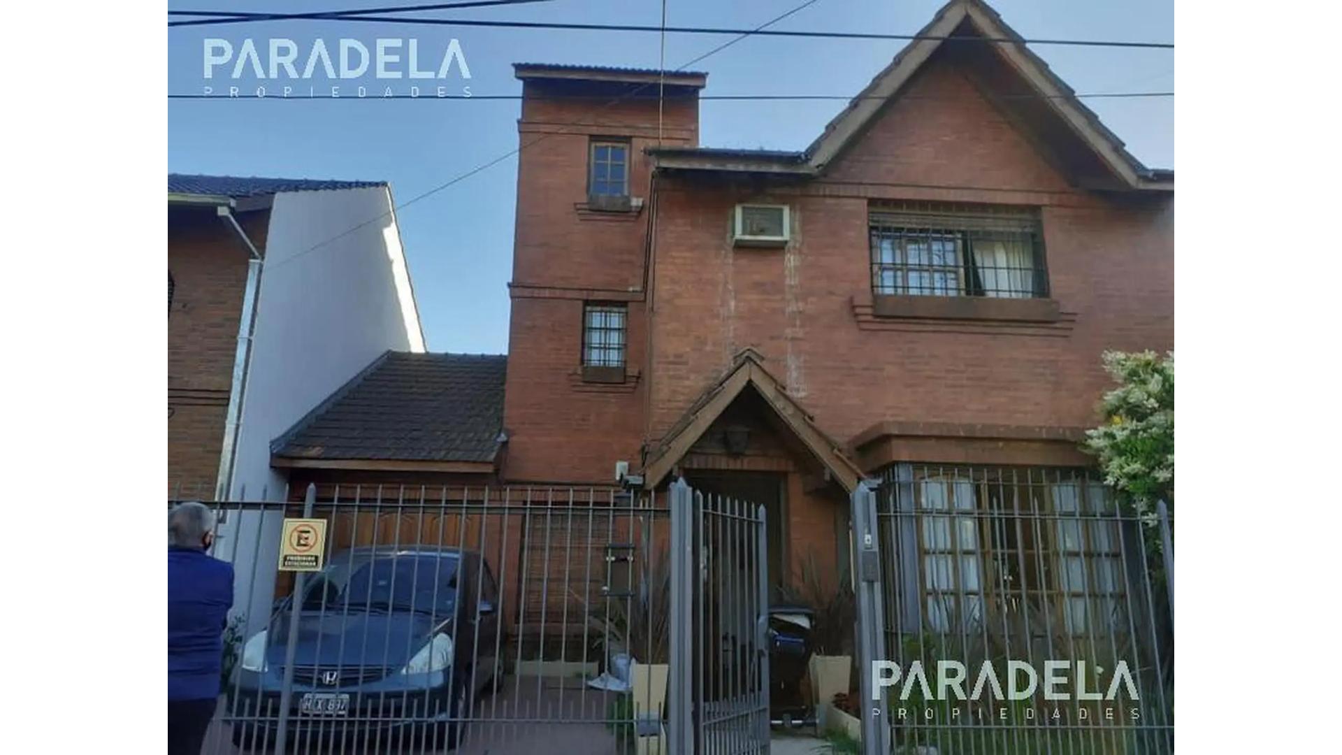 #4811912 | Sale | House | Moron (PARADELA INMOBILIARIA)