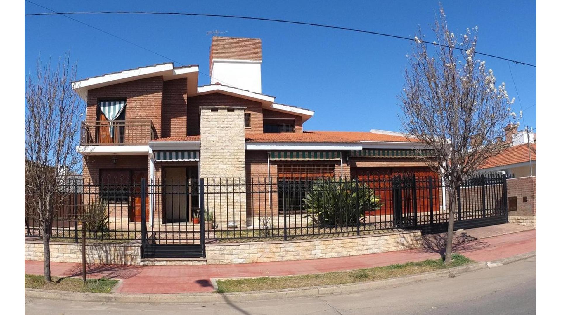 #4773598 | Sale | House | Cordoba (Grupo Banker)