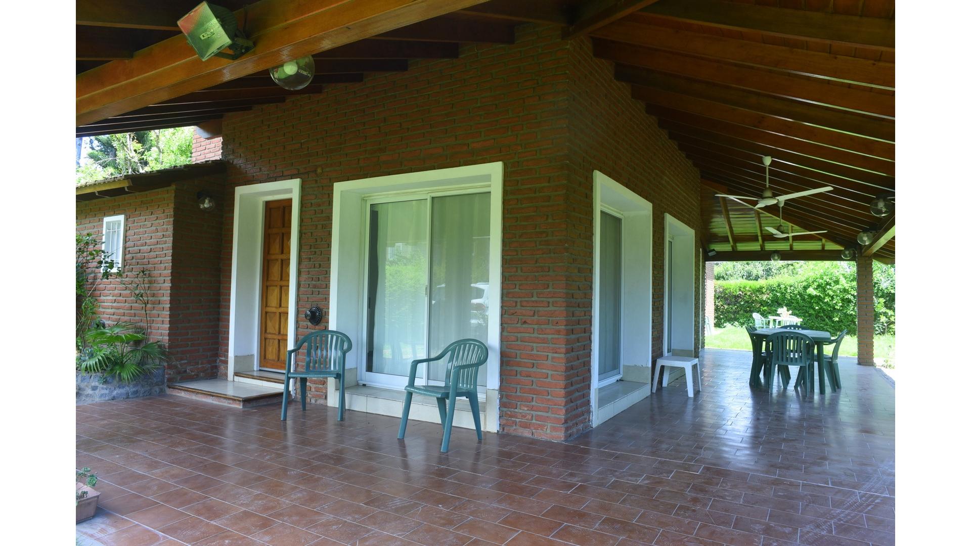 #4811343 | Alquiler | Casa | Ezeiza (Logrippo)