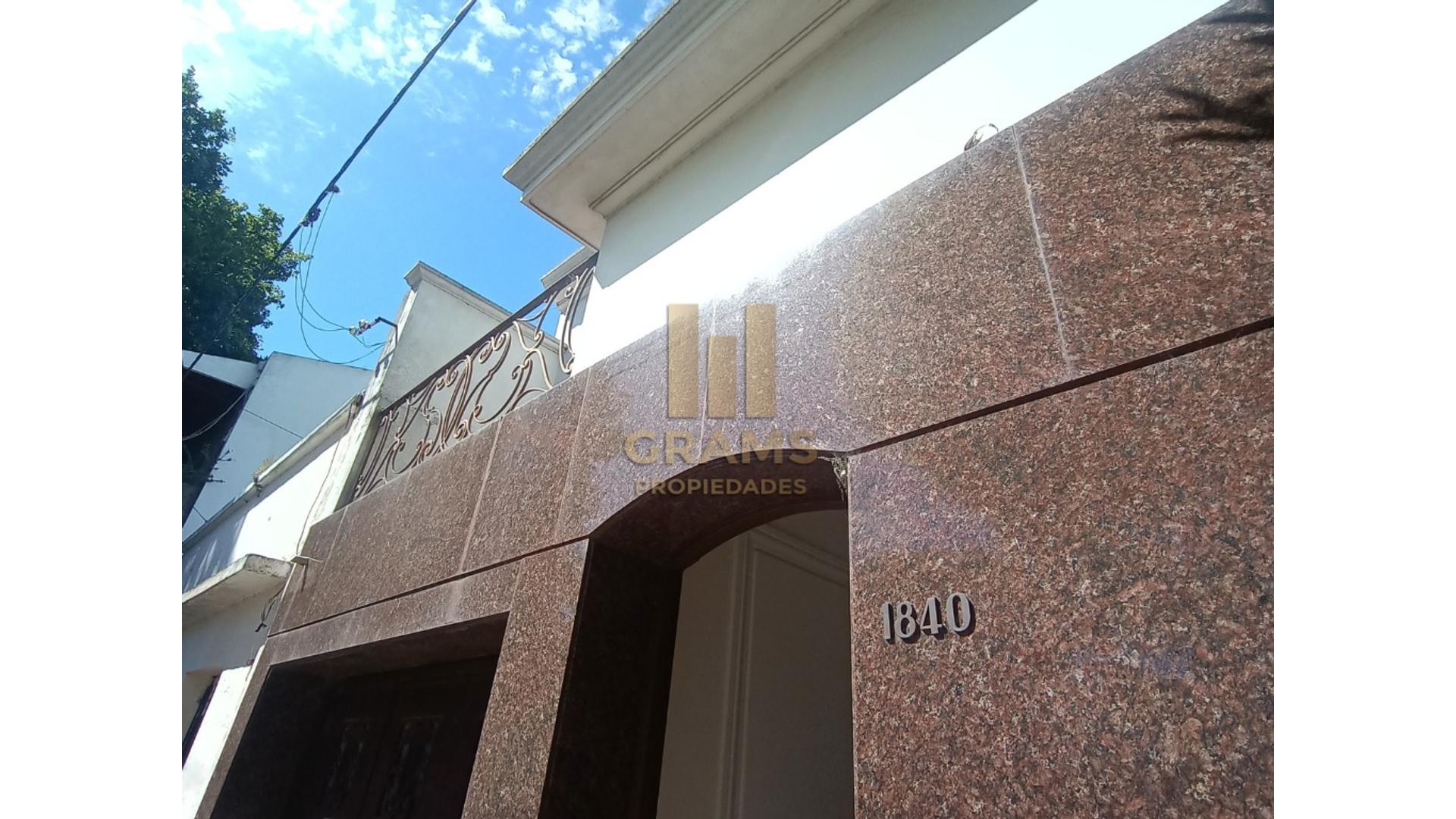 #4860192 | Venta | Casa | La Plata (Blanco Bienes Raices)