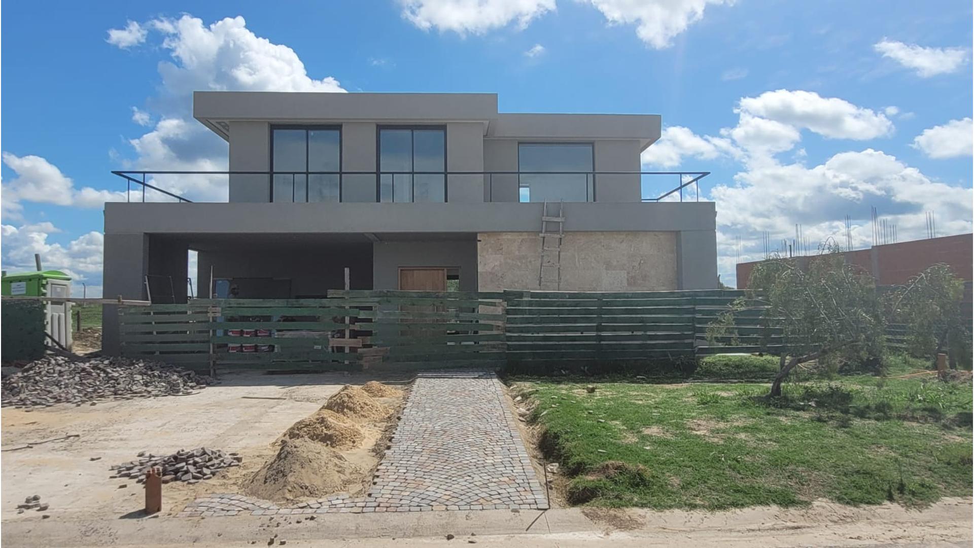 #4873299 | Venta | Casa | Pilar (LE Bienes Raices)