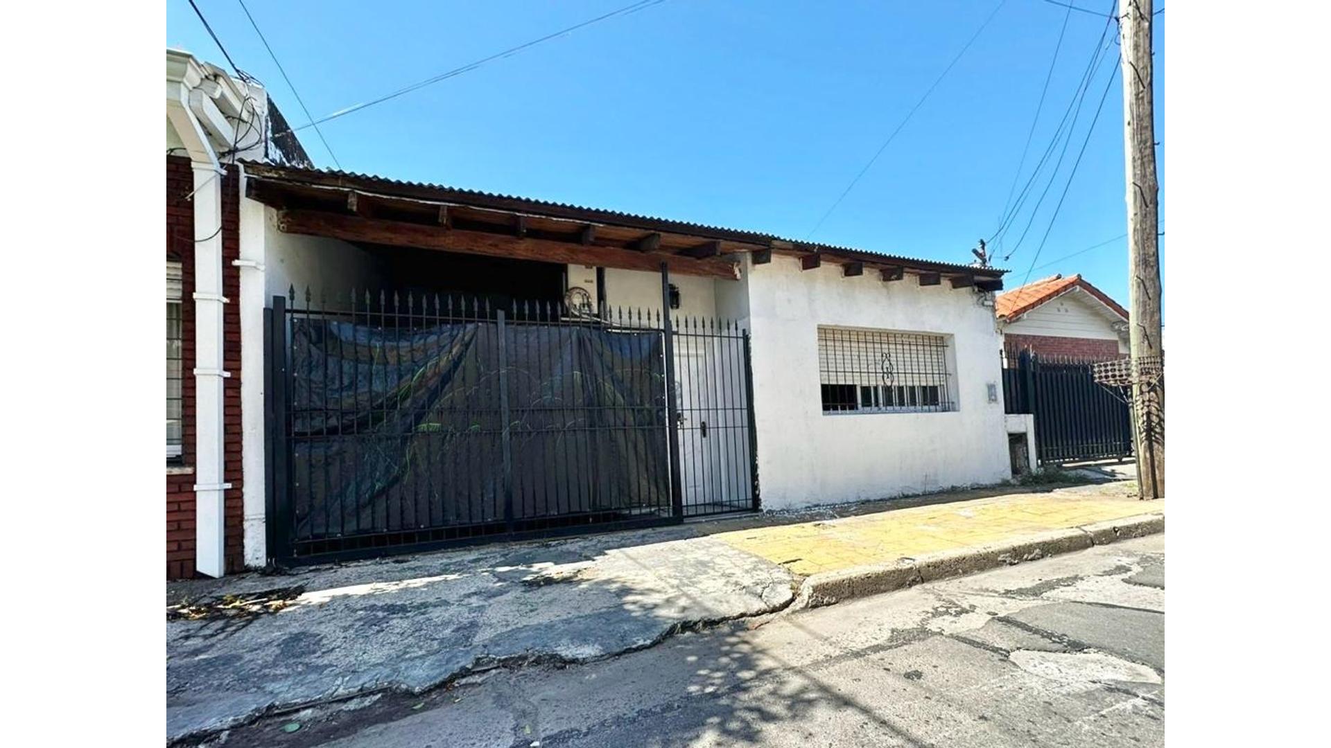 #4877512 | Venta | Casa | Moron (Corigliano Propiedades)