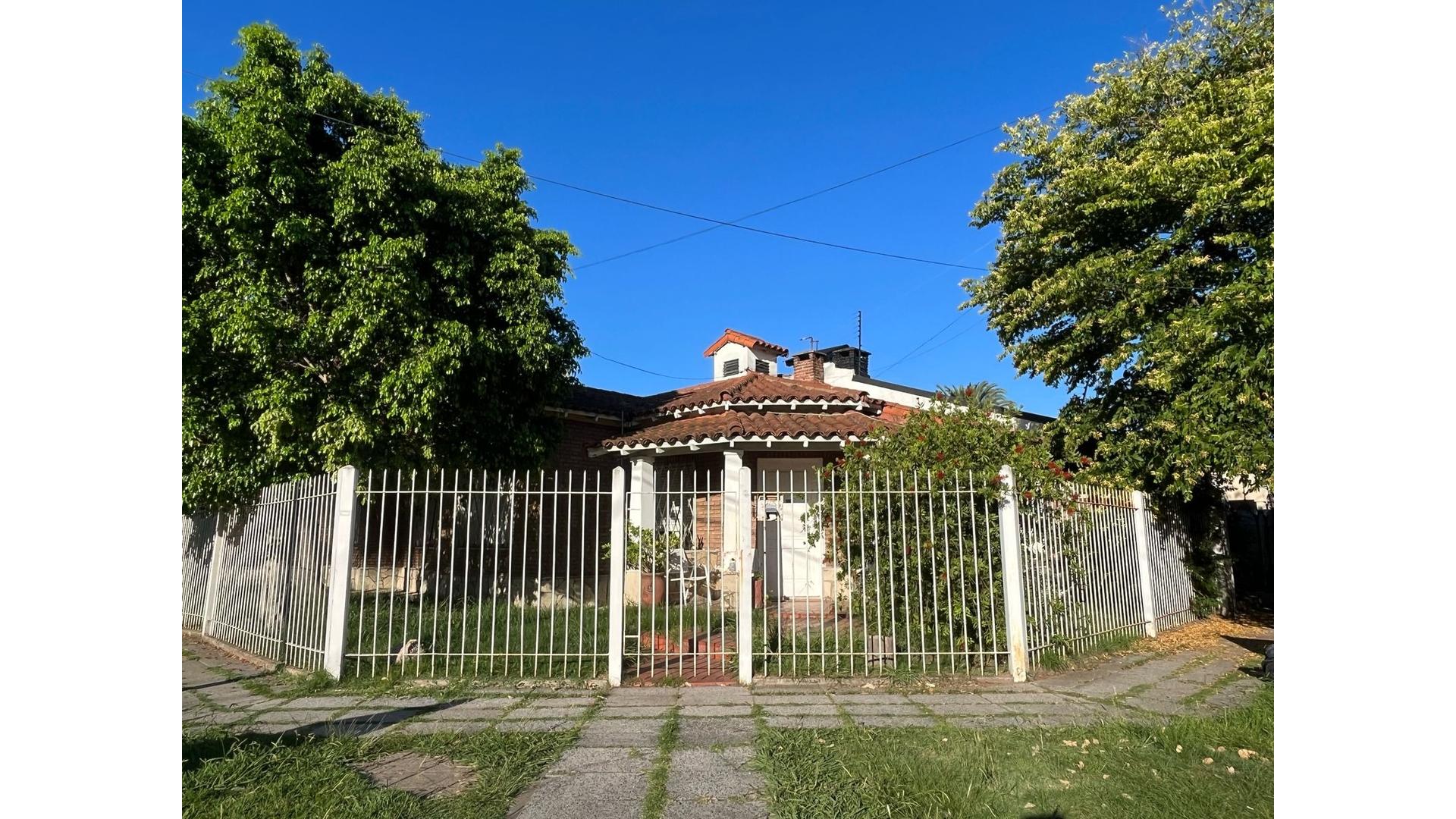 #4883866 | Venta | Casa | Moron (Fabiana M. Tripe Inmuebles)