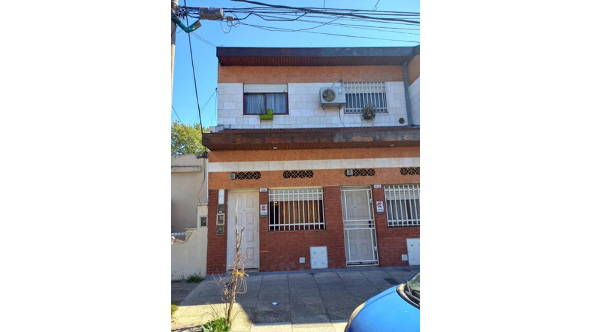 #5379225 | Venta | Casa | Moron (GABRIEL DESIATA BIENES RAICES)