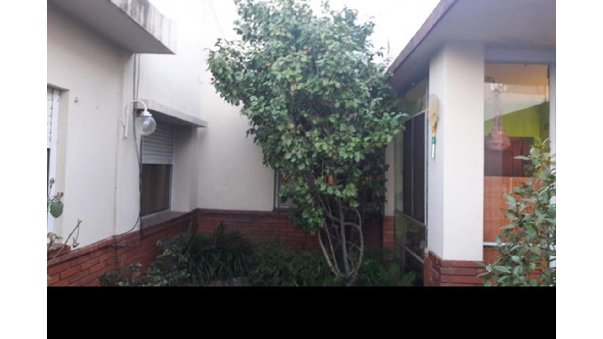 #4898425 | Venta | PH | Moron (GABRIEL DESIATA BIENES RAICES)