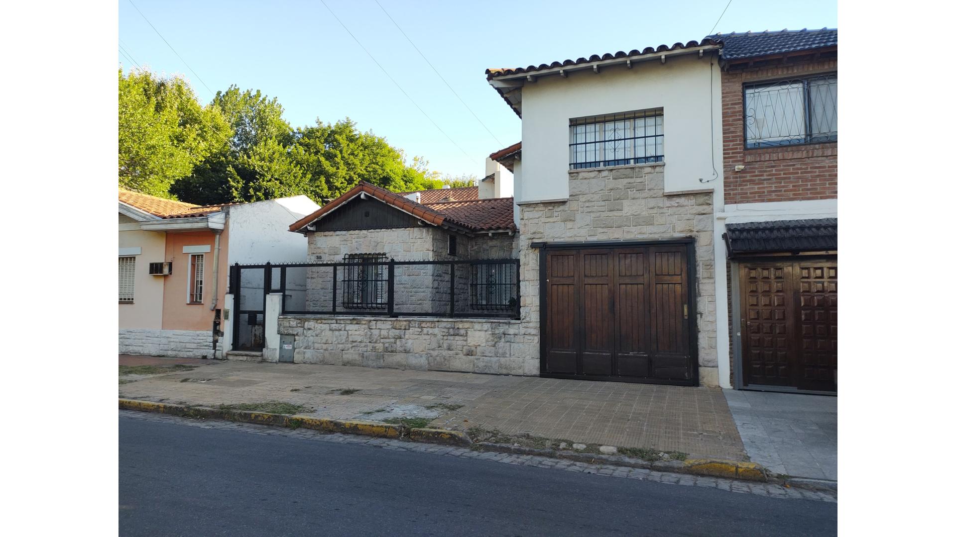 #4891180 | Venta | Casa | Lomas De Zamora (Alejandra Luque Negocios Inmobiliarios)