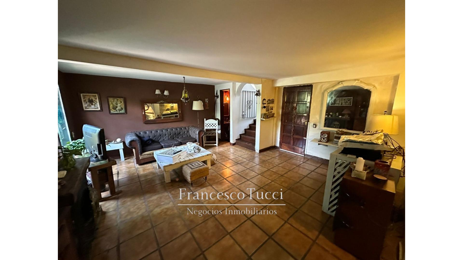 #4898150 | Venta | Casa | Moron (Francesco Tucci Negocios Inmobiliarios)