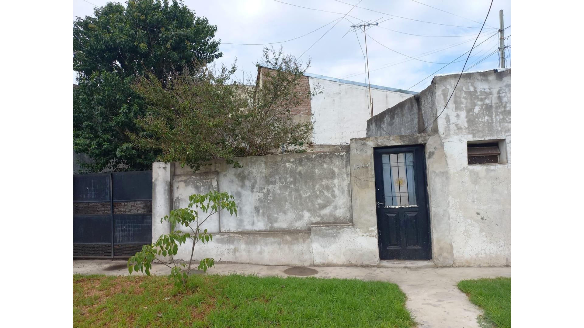 #4898422 | Sale | House | Moron (GABRIEL DESIATA BIENES RAICES)