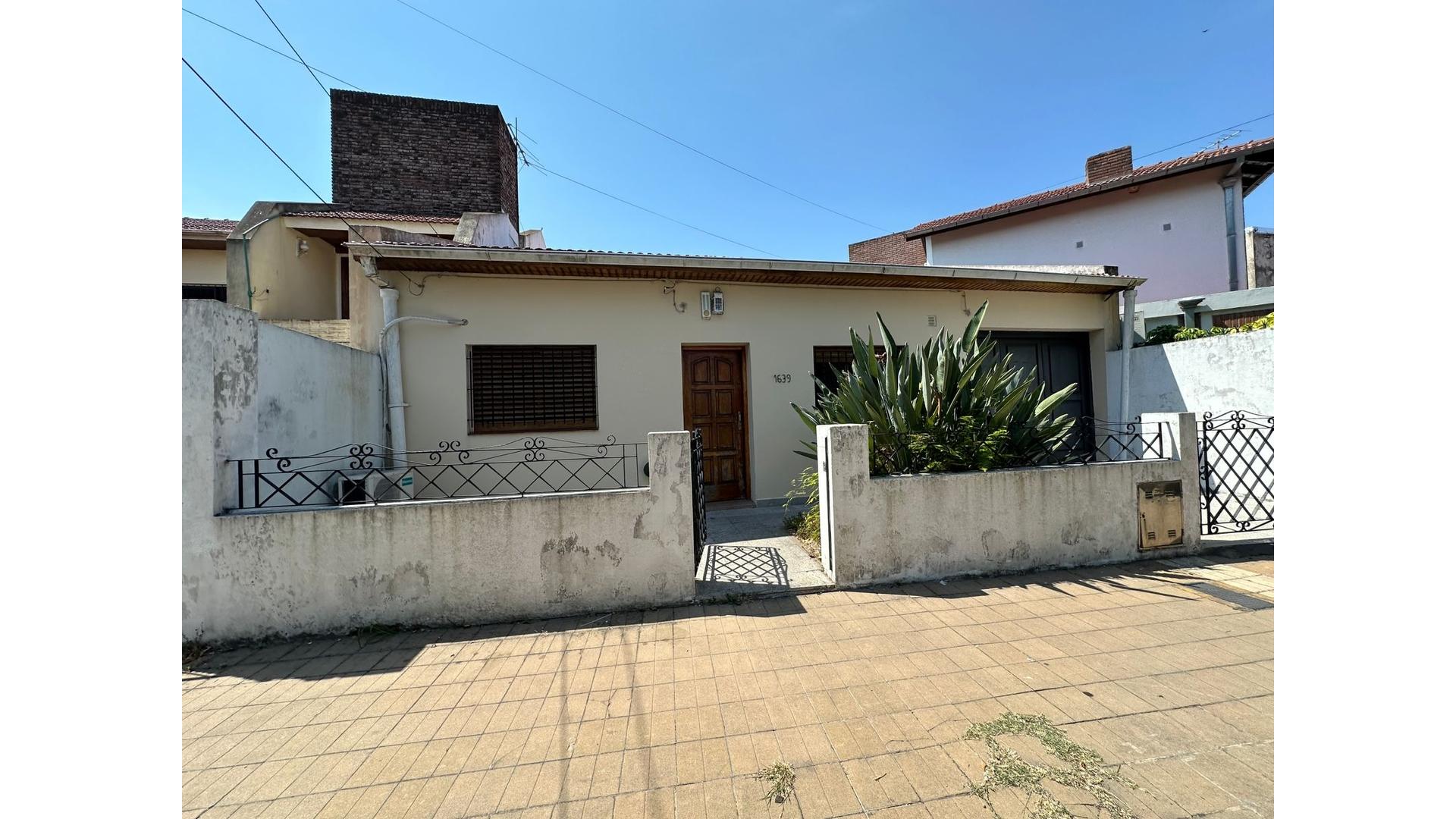 #4905842 | Rental | House | Lomas De Zamora (Sposito Inmobiliaria)