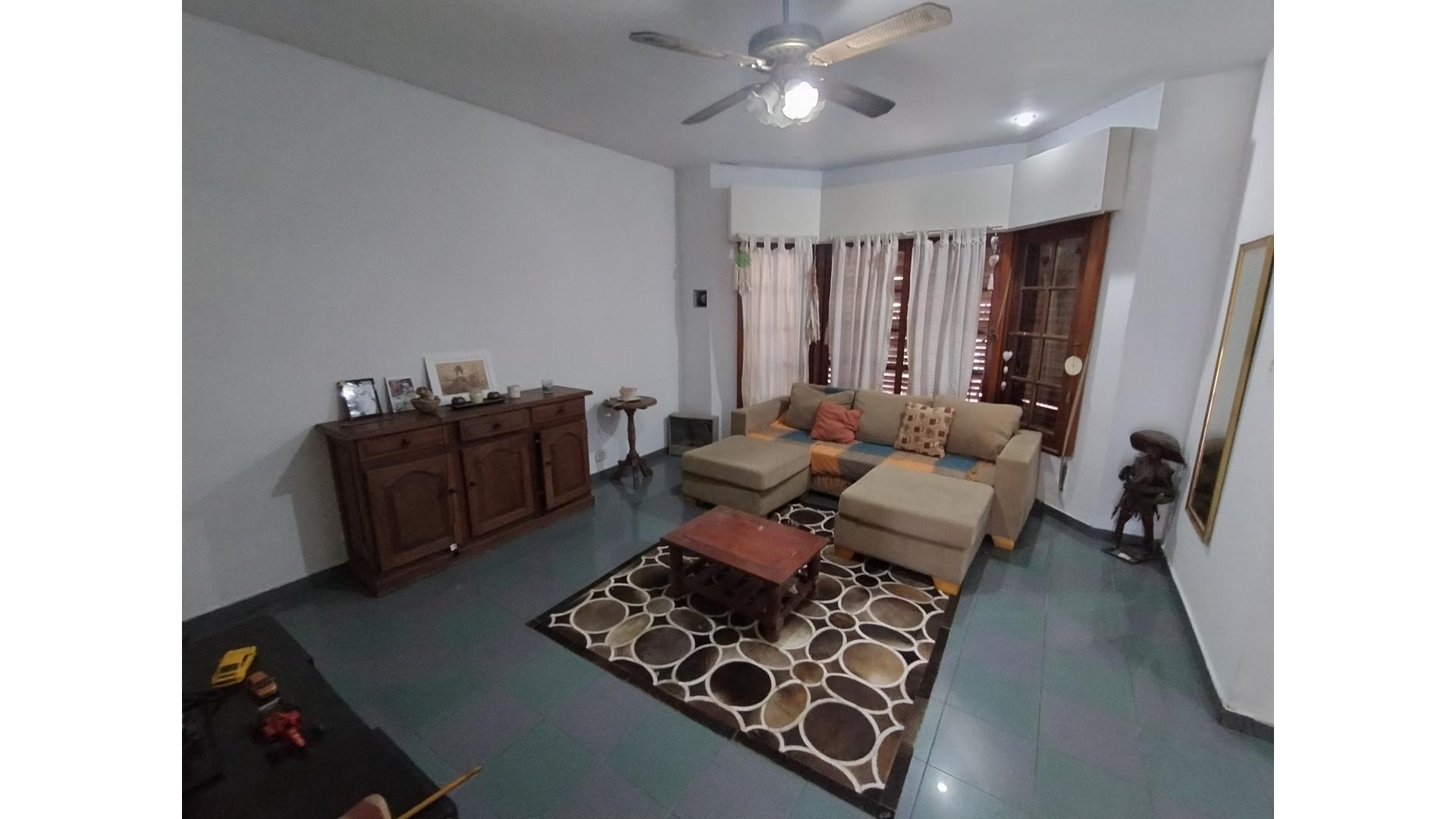 #4981519 | Venta | Casa | Lanus (Clayton Pearse Servicios Inmobiliarios)