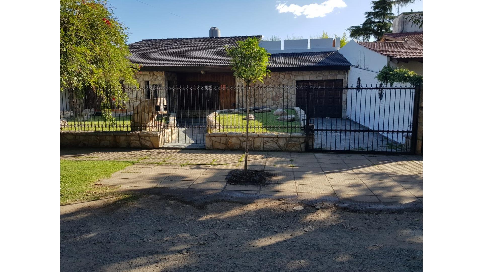 #1865780 | Sale | House | Ituzaingó (Inmobiliaria Carlucci)