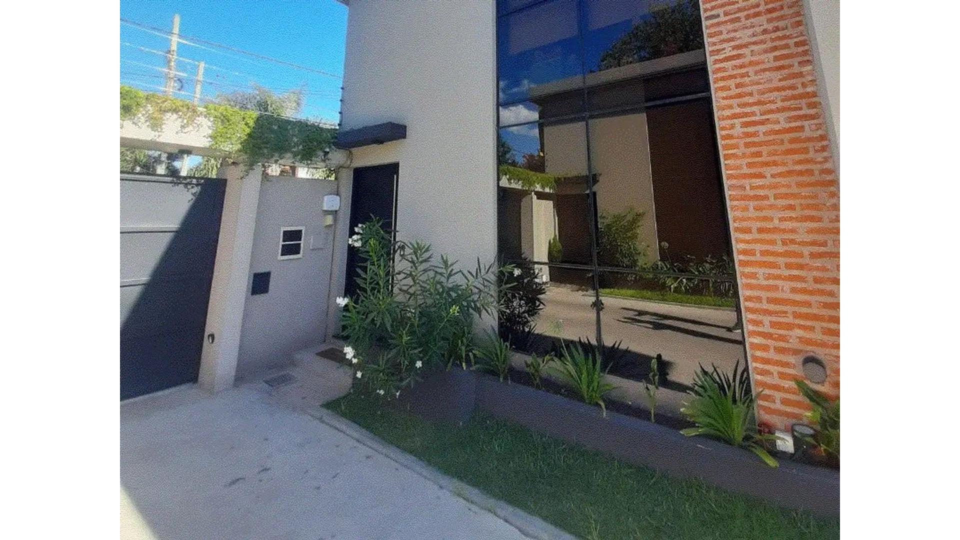 #5007477 | Venta | PH | Moron (Asesorias Y Producciones Lm)