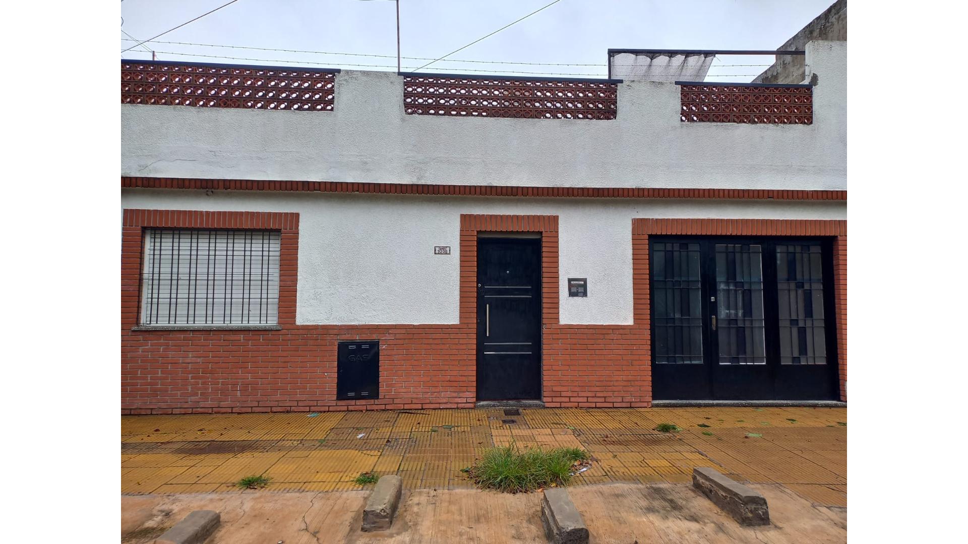 #5008113 | Rental | House | La Matanza (GABRIEL DESIATA BIENES RAICES)