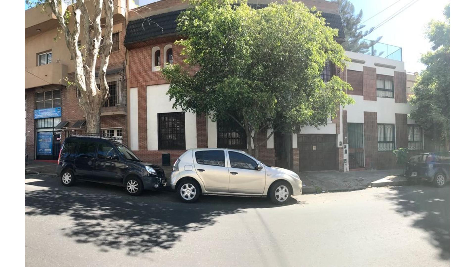 #5020891 | Venta | Casa | Flores (RIVEROS Negocios Inmobiliarios)