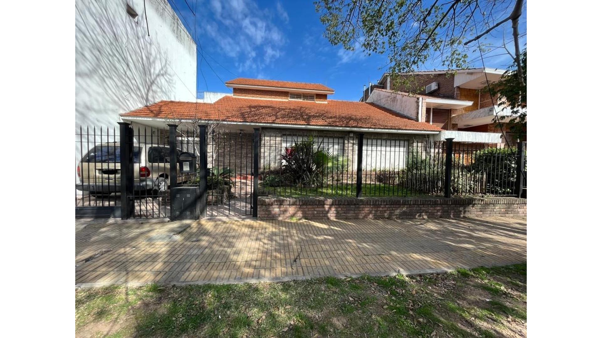 #5037828 | Venta | Casa | Lomas De Zamora (Julieta Rodriguez Inmobiliaria)