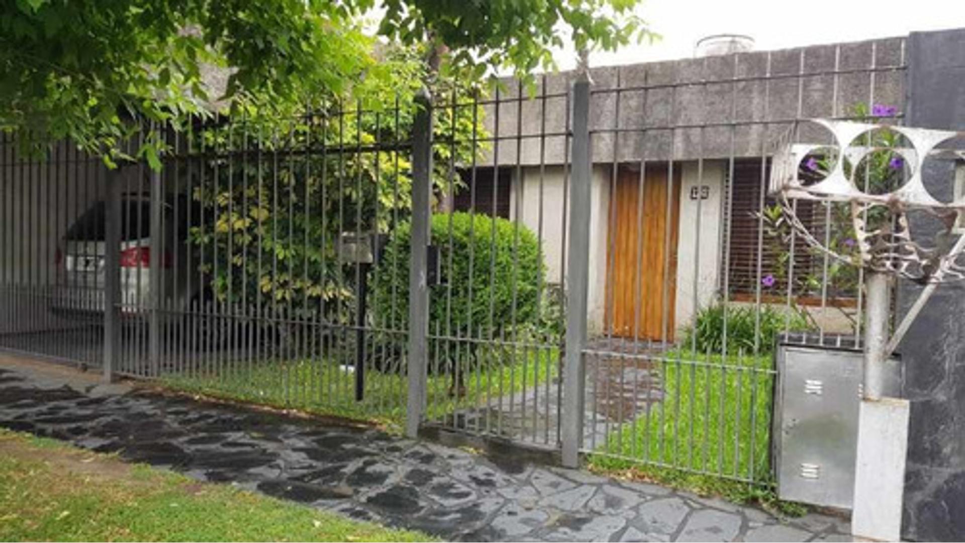 #5081294 | Venta | Casa | Quilmes (VALERIA SANCHEZ FERREIROS)