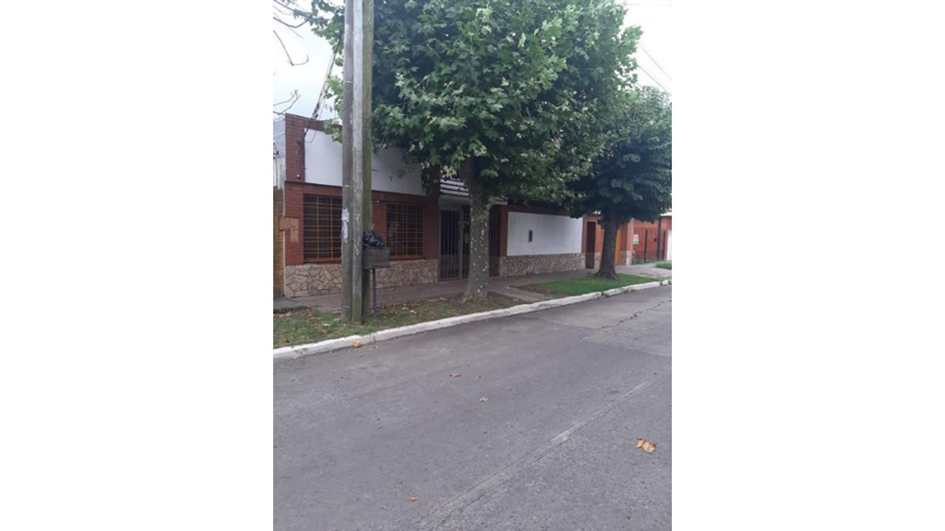 #5081291 | Venta | Casa | Quilmes (VALERIA SANCHEZ FERREIROS)
