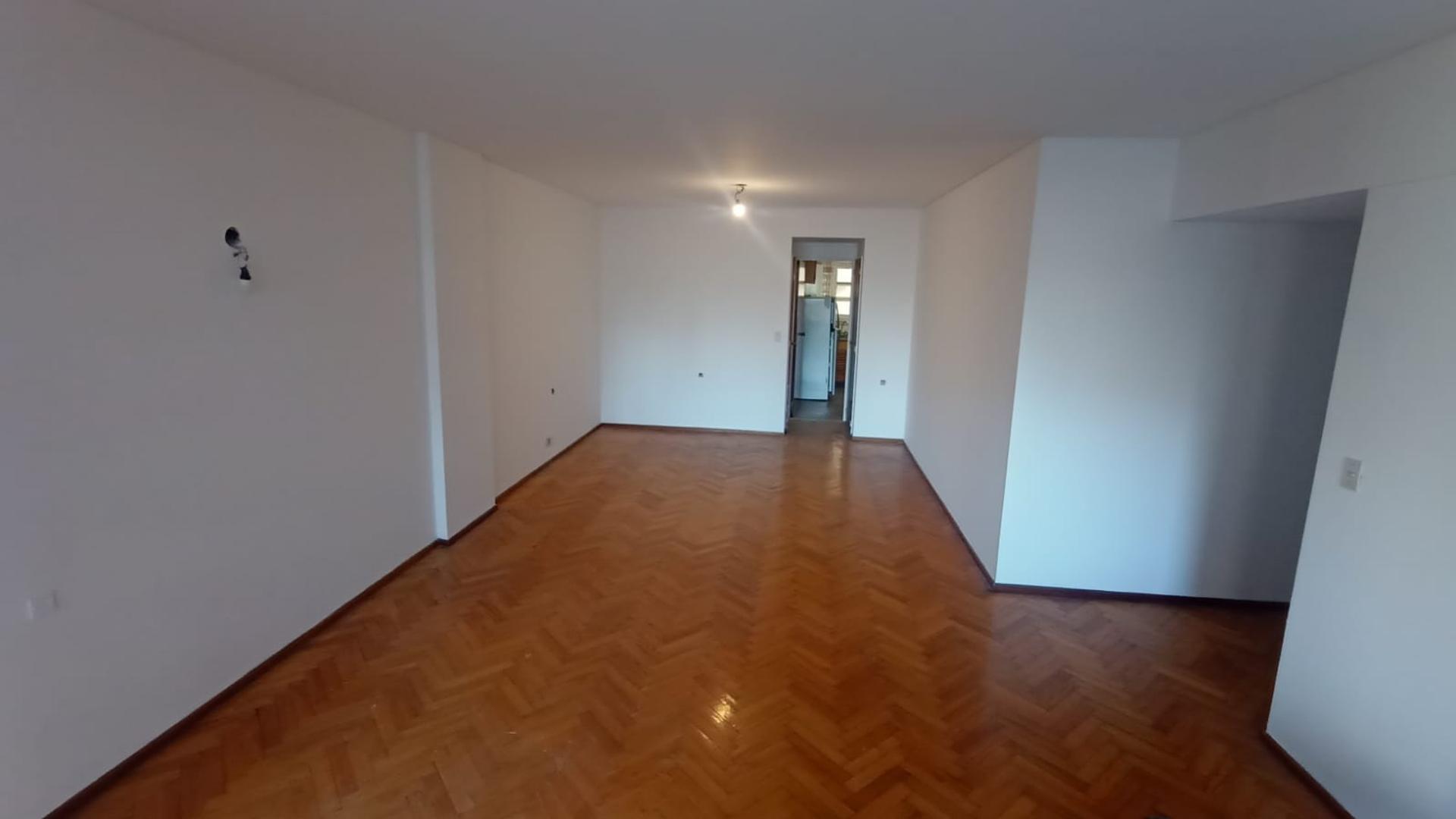 #5051981 | Venta | Departamento | Flores (J. C. ALONSO INMOBILIARIA)