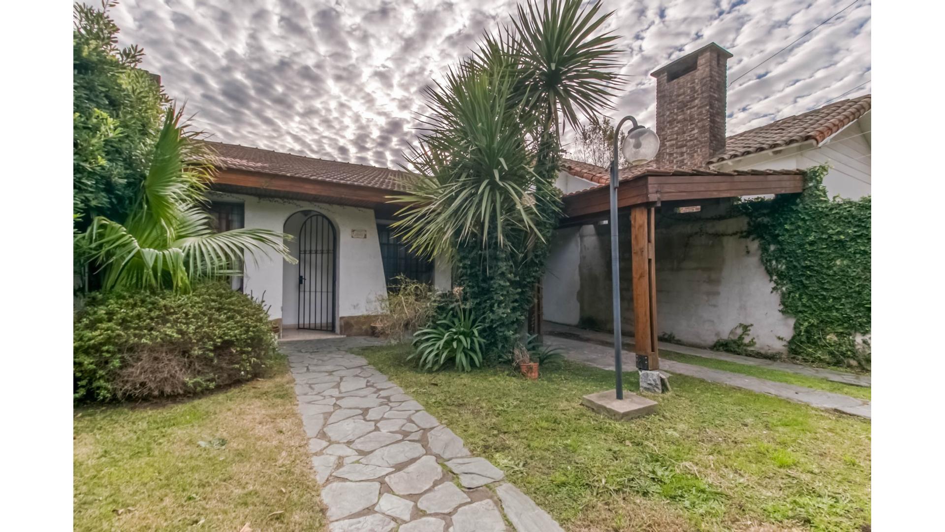 #5074795 | Venta | Casa | La Plata (Brandoni Bienes Raíces)