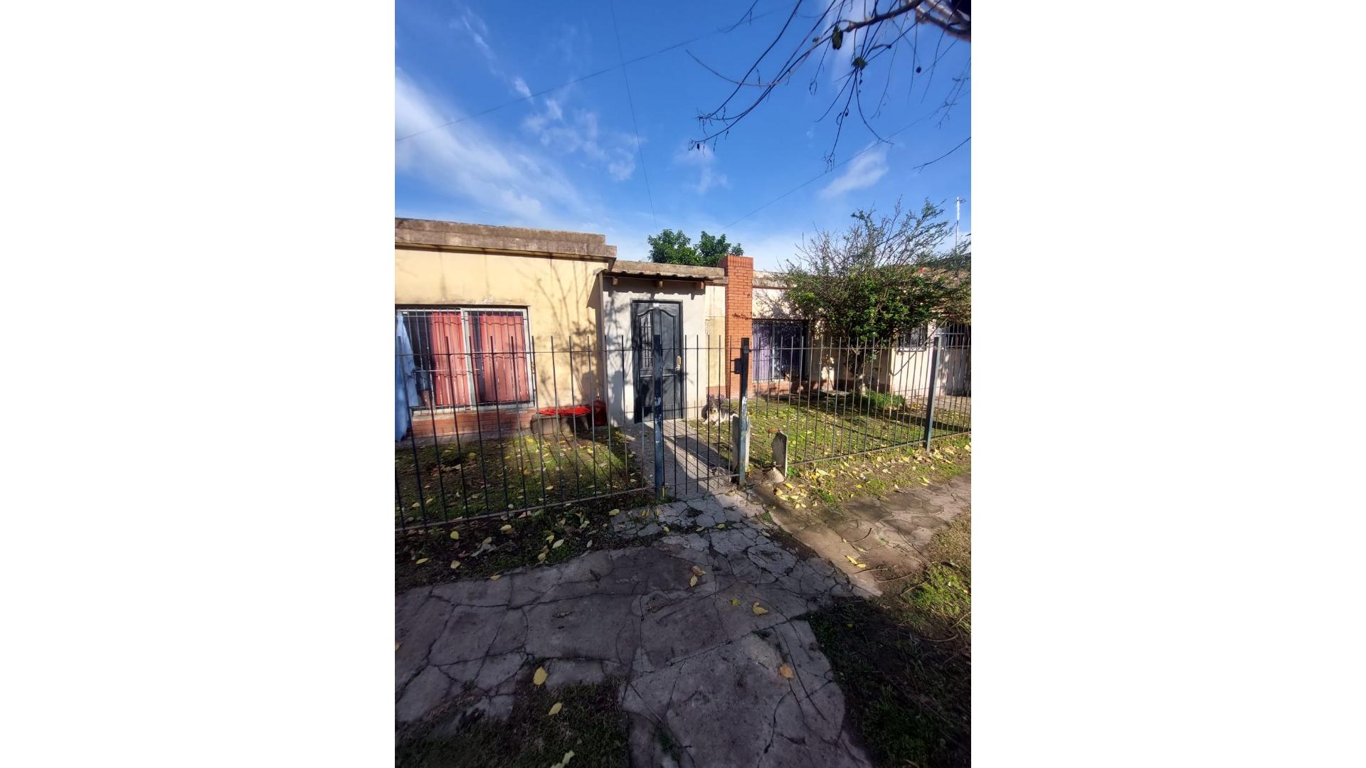 #5111819 | Venta | Casa | Lomas De Zamora (Clayton Pearse Servicios Inmobiliarios)