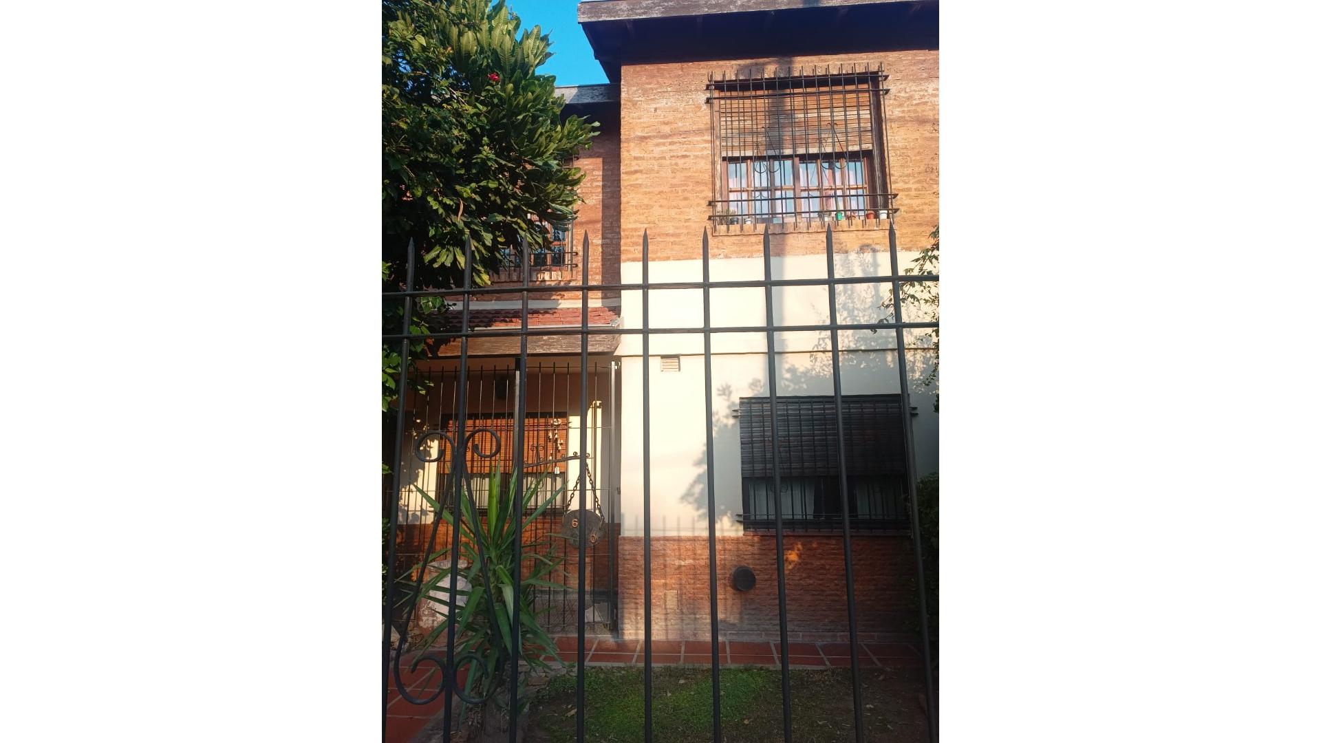 #5161534 | Venta | Casa | Echeverria Del Lago (Picco Propiedades)