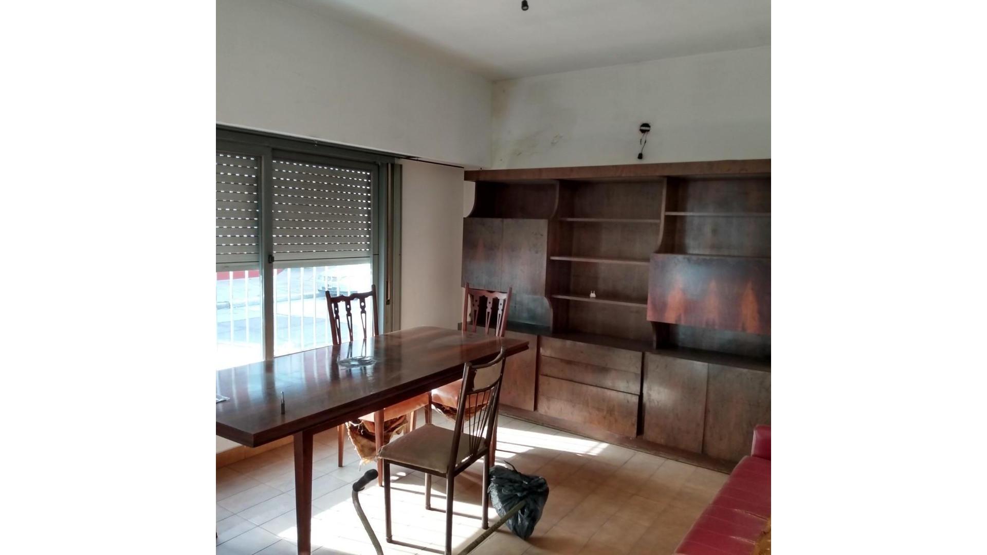 #5182632 | Venta | Casa | Moron (TUCCI INMUEBLES)