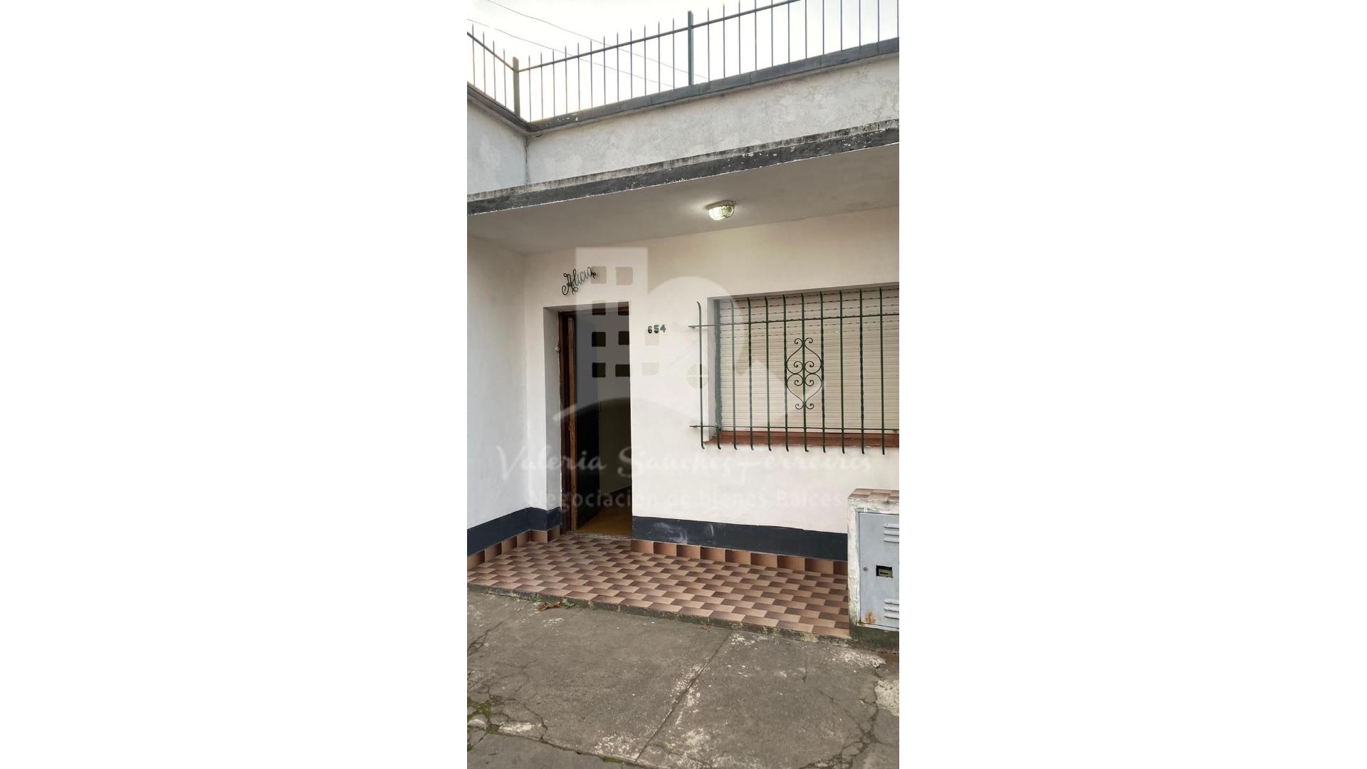 #5261501 | Alquiler | Casa | Quilmes (VALERIA SANCHEZ FERREIROS)