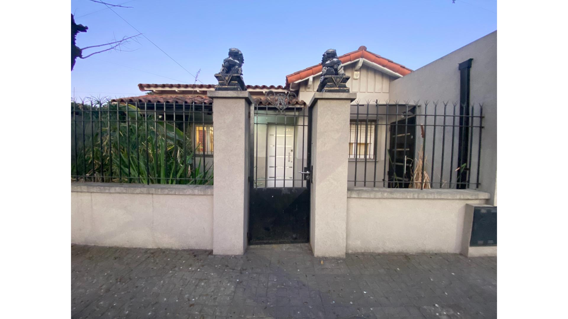 #5340043 | Sale | House | Moron (Maite Fernández Rivas Estudio Inmobiliario)