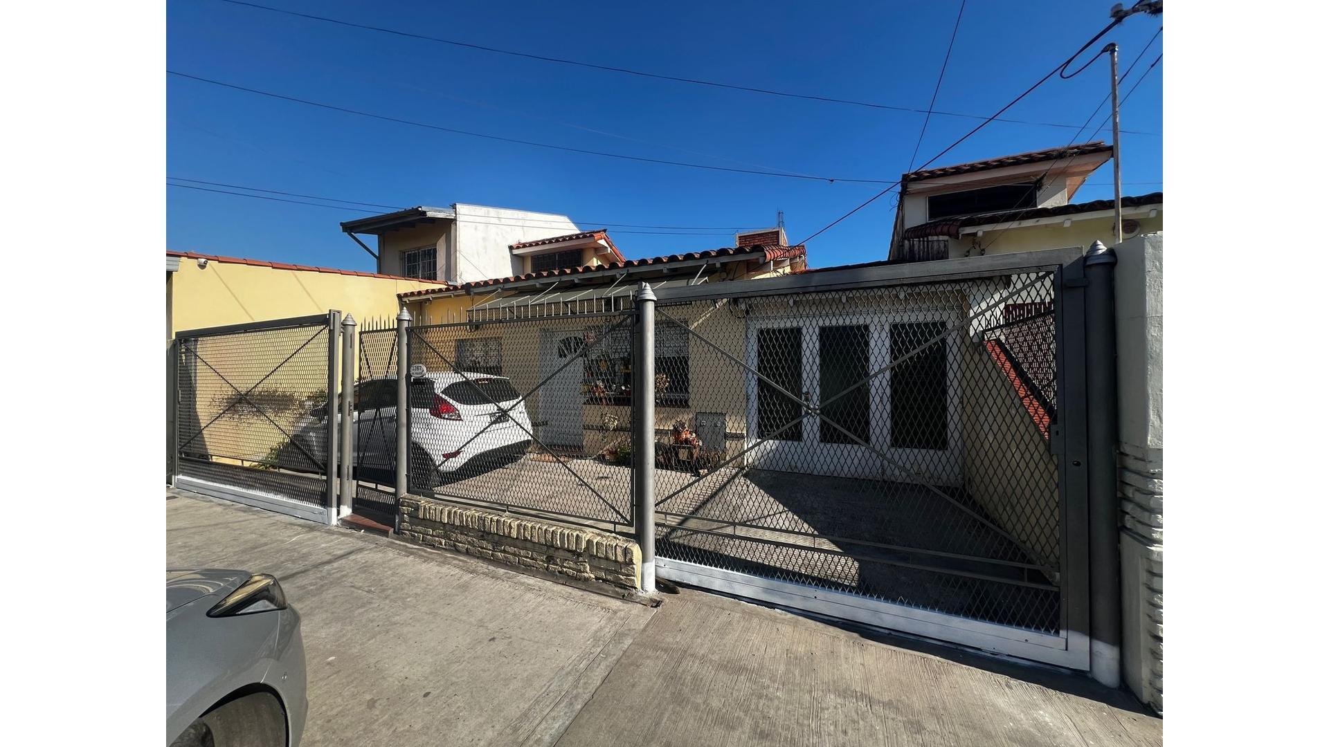 #5345505 | Sale | House | Lomas De Zamora (Hernández Negocios Inmobiliarios)