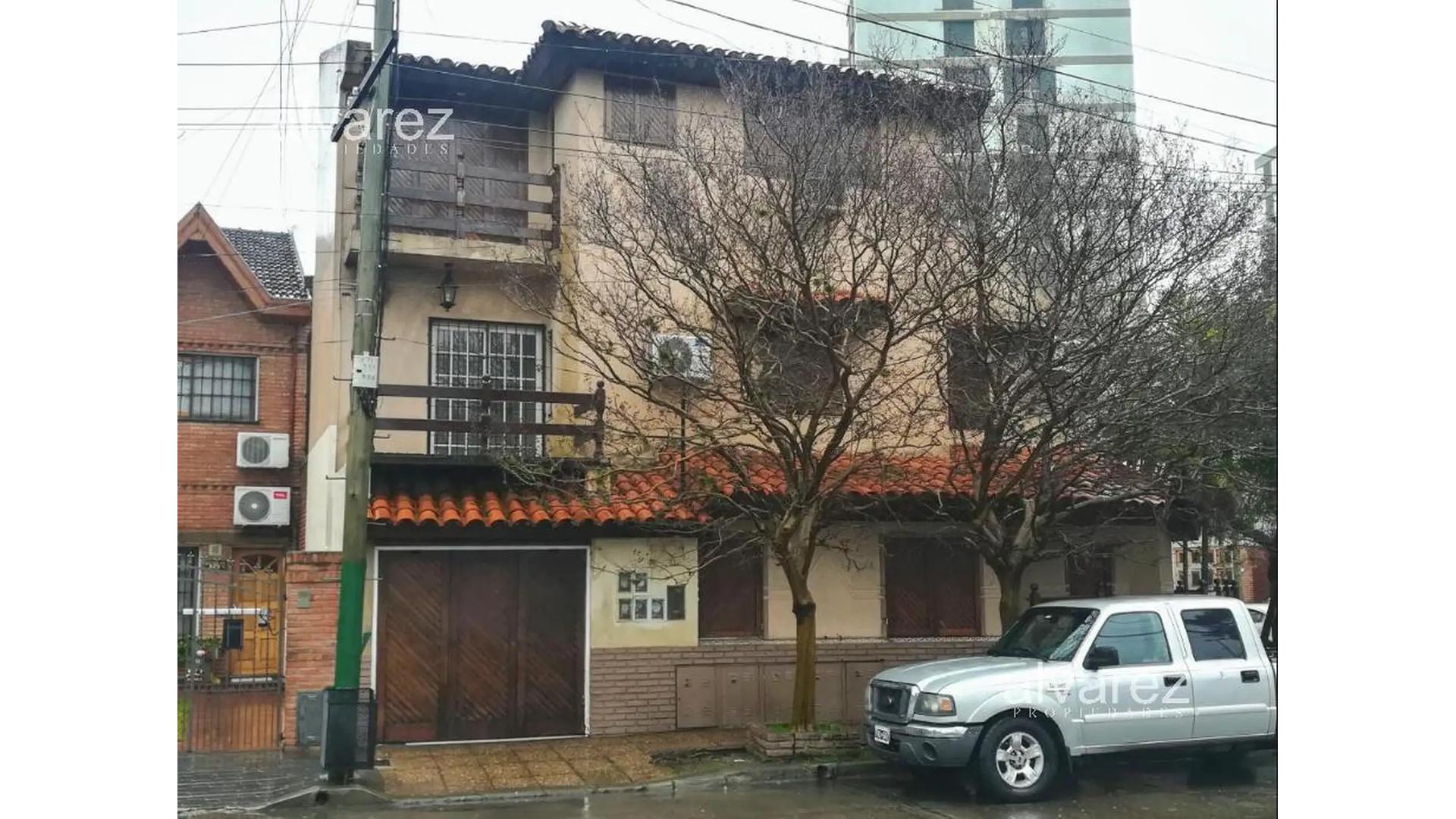 #5345641 | Sale | House | Moron (ALVAREZ PROPIEDADES (Sucursal))