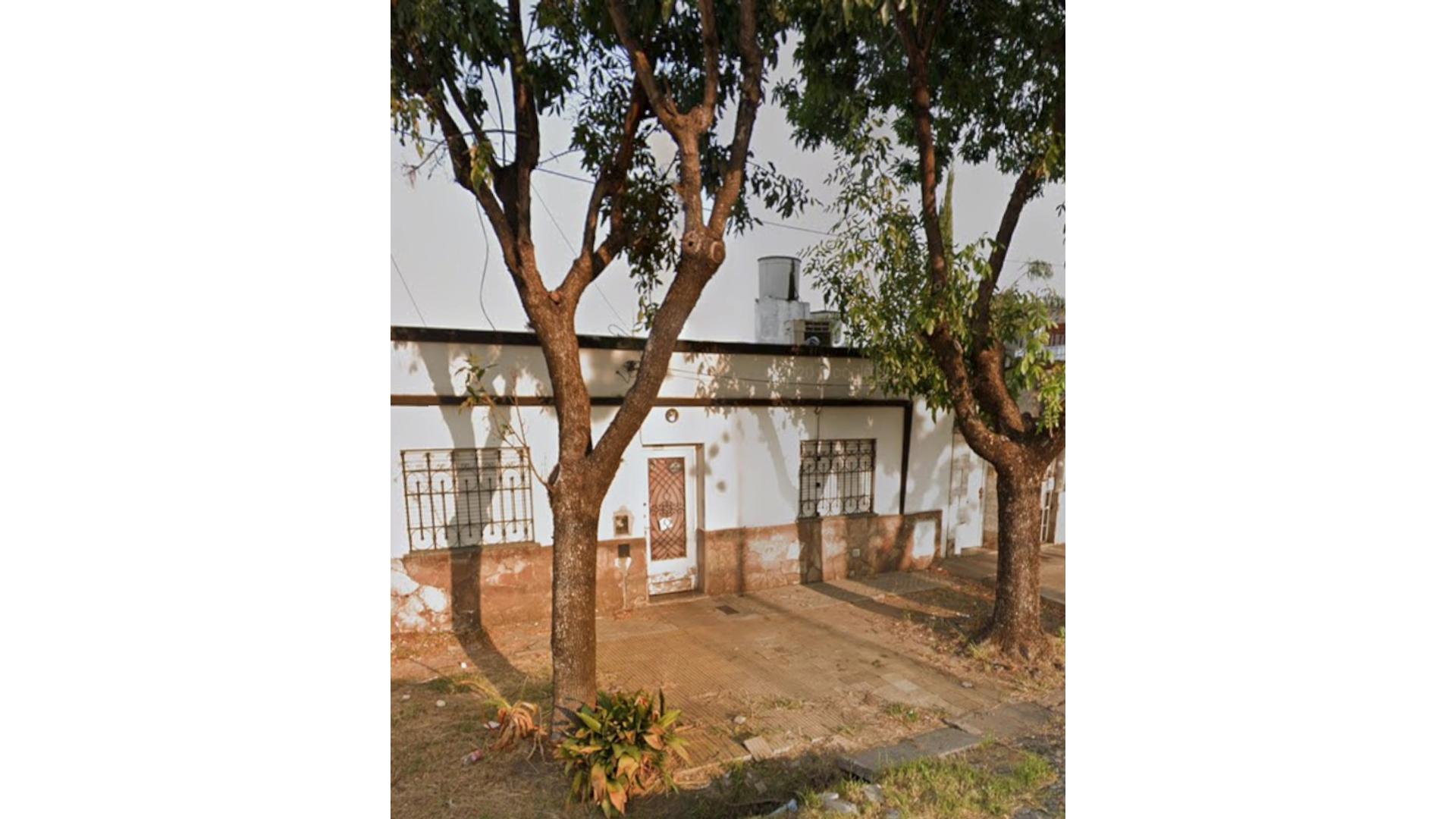 #2513345 | Venta | Casa | Rosario (Fares Bienes Raíces)