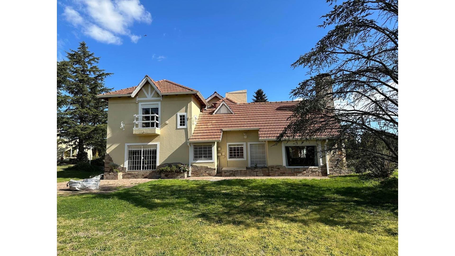 #5345902 | Venta | Casa | Tornquist (Nobre Bienes Raíces)