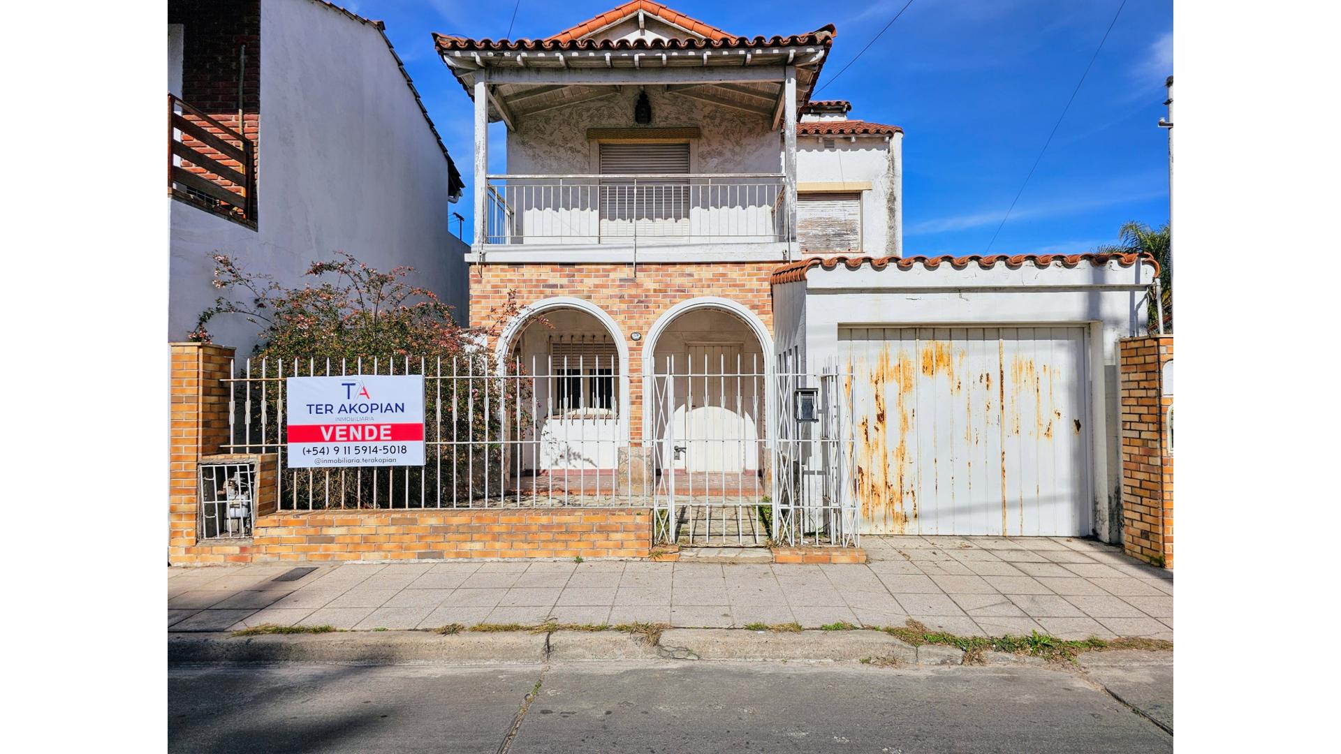 #5350156 | Venta | Casa | Moron (Ter Akopian Bienes Raices)