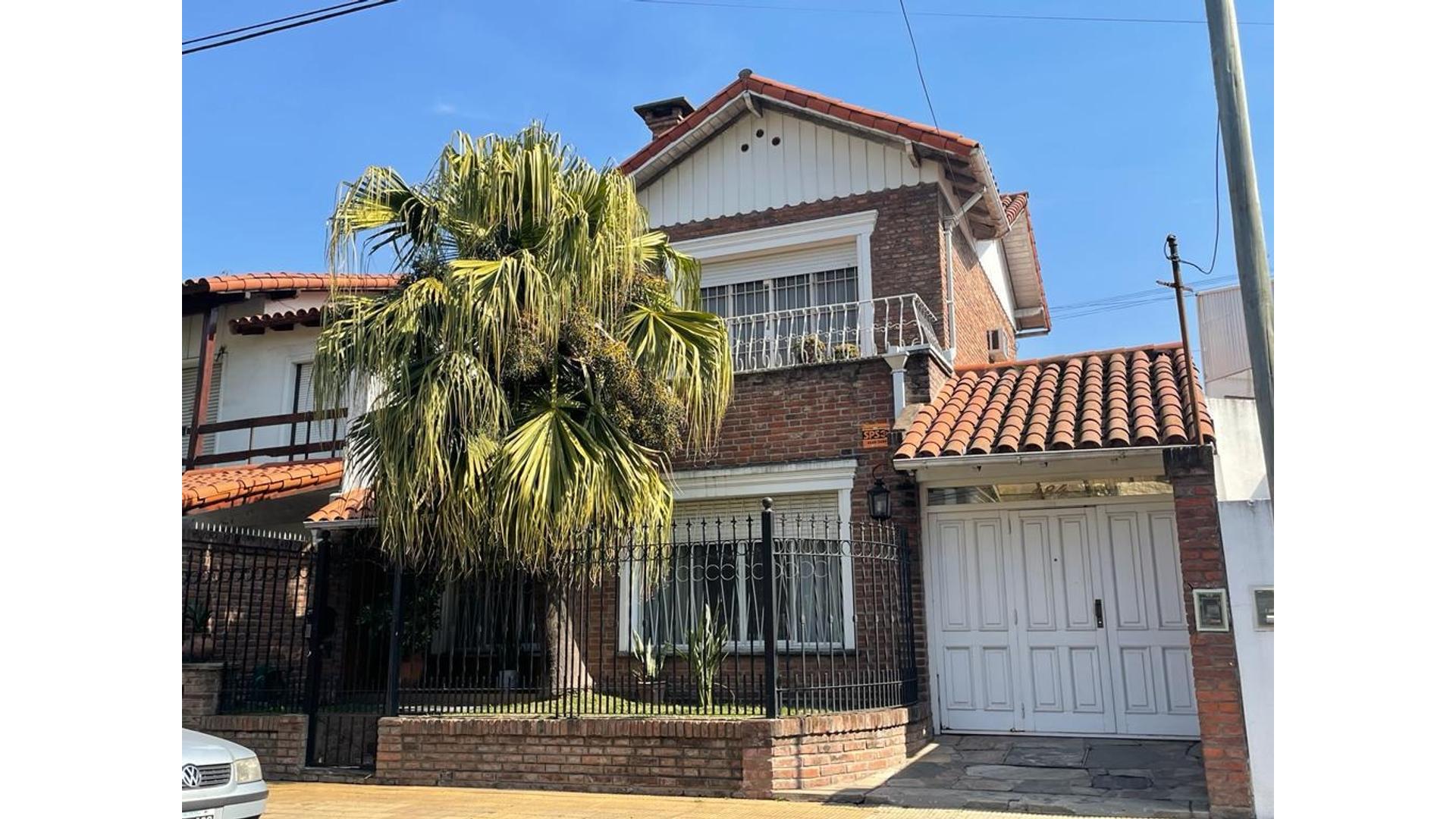 #5351210 | Venta | Casa | Moron (TUCCI INMUEBLES)