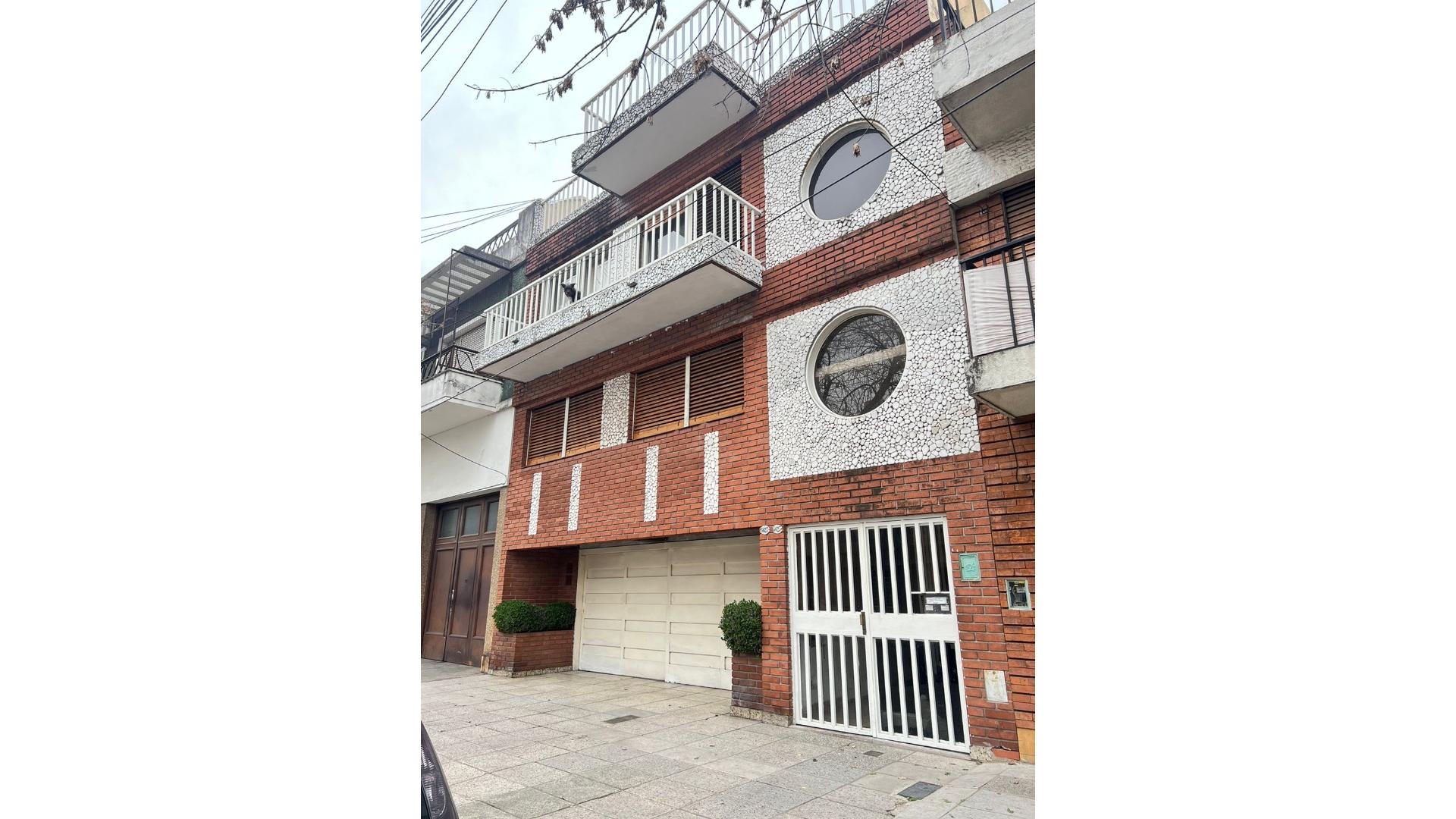 #5341353 | Venta | PH | Villa del Parque (Kon Propiedades Casa Central)