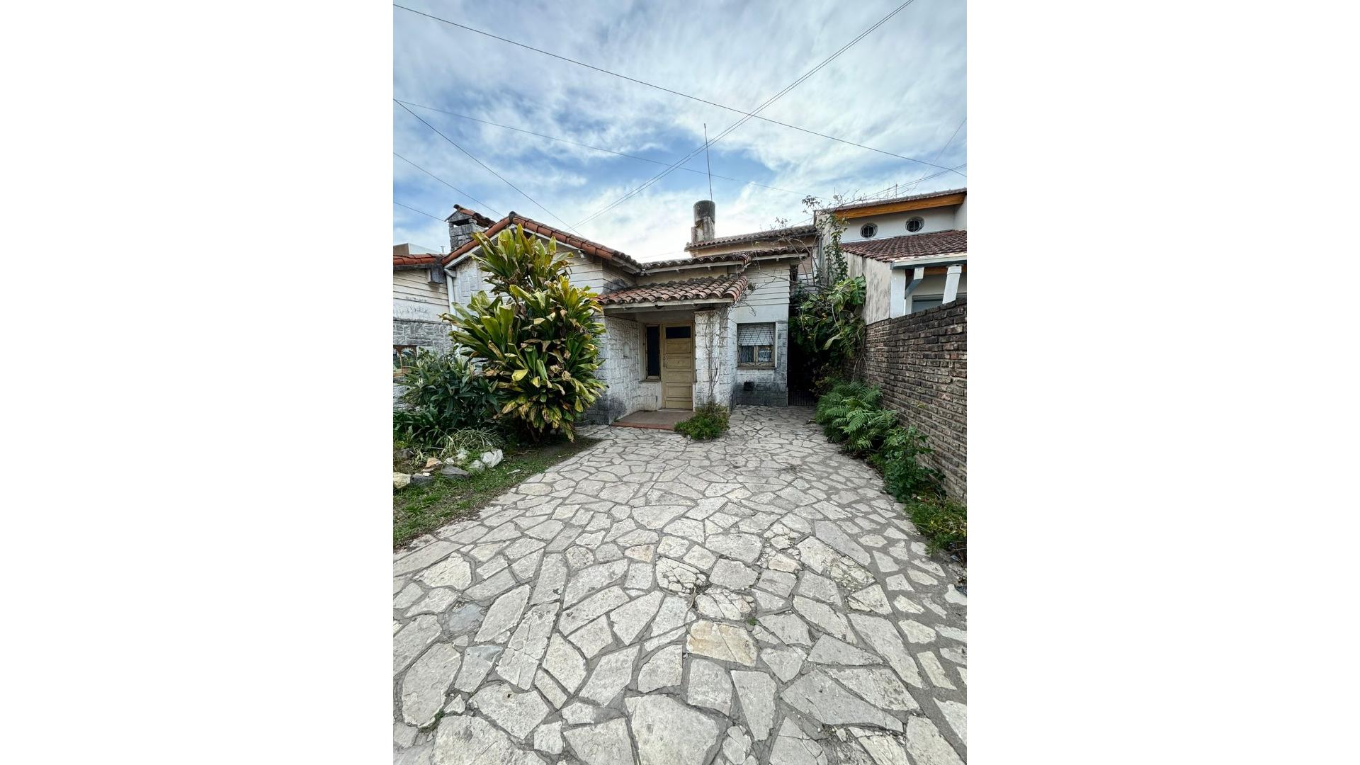 #5352870 | Sale | House | Merlo (Scarabel Propiedades)