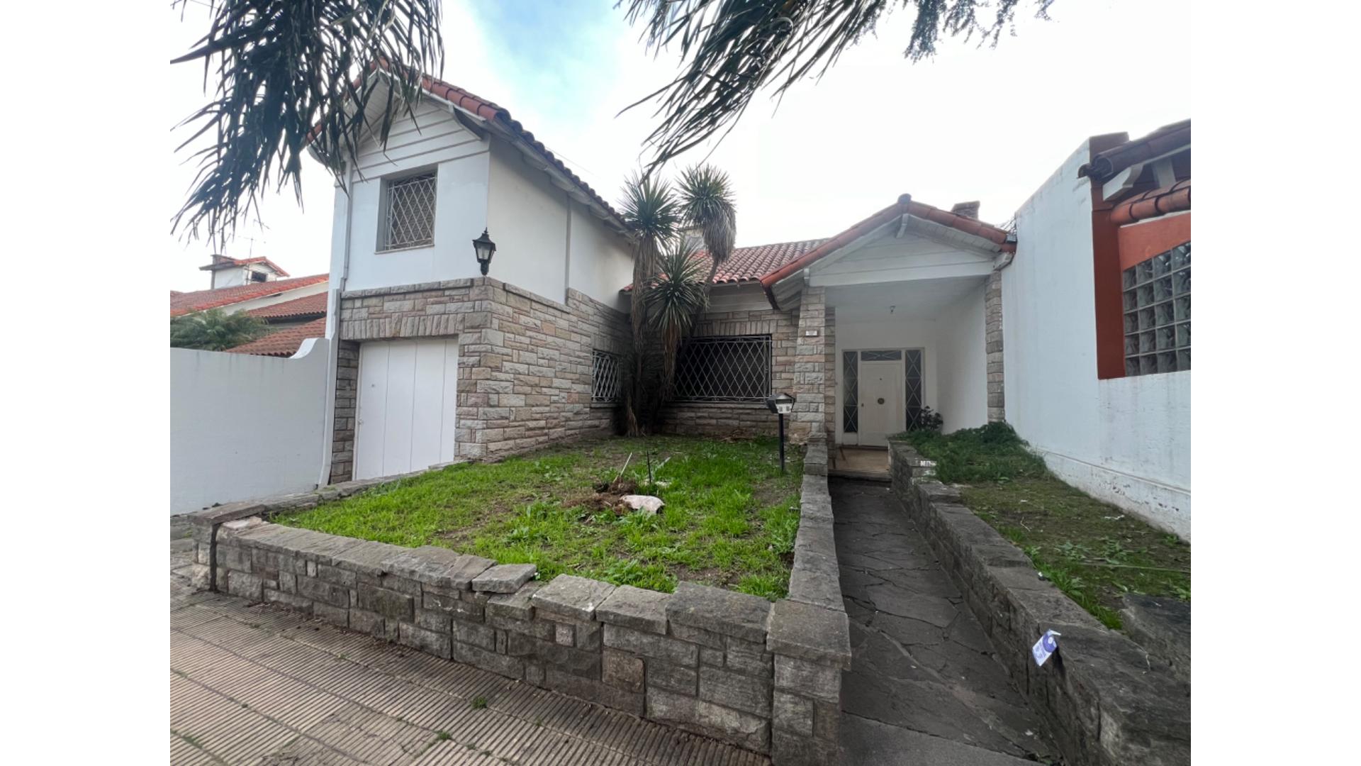 #5344511 | Sale | House | Moron (ALVAREZ PROPIEDADES (Sucursal))