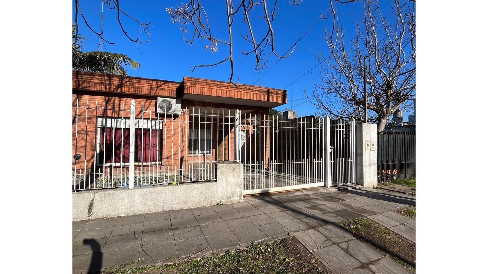 #5359206 | Venta | Casa | Almirante Brown (Claudio Terrasa Estudio Inmobiliario)