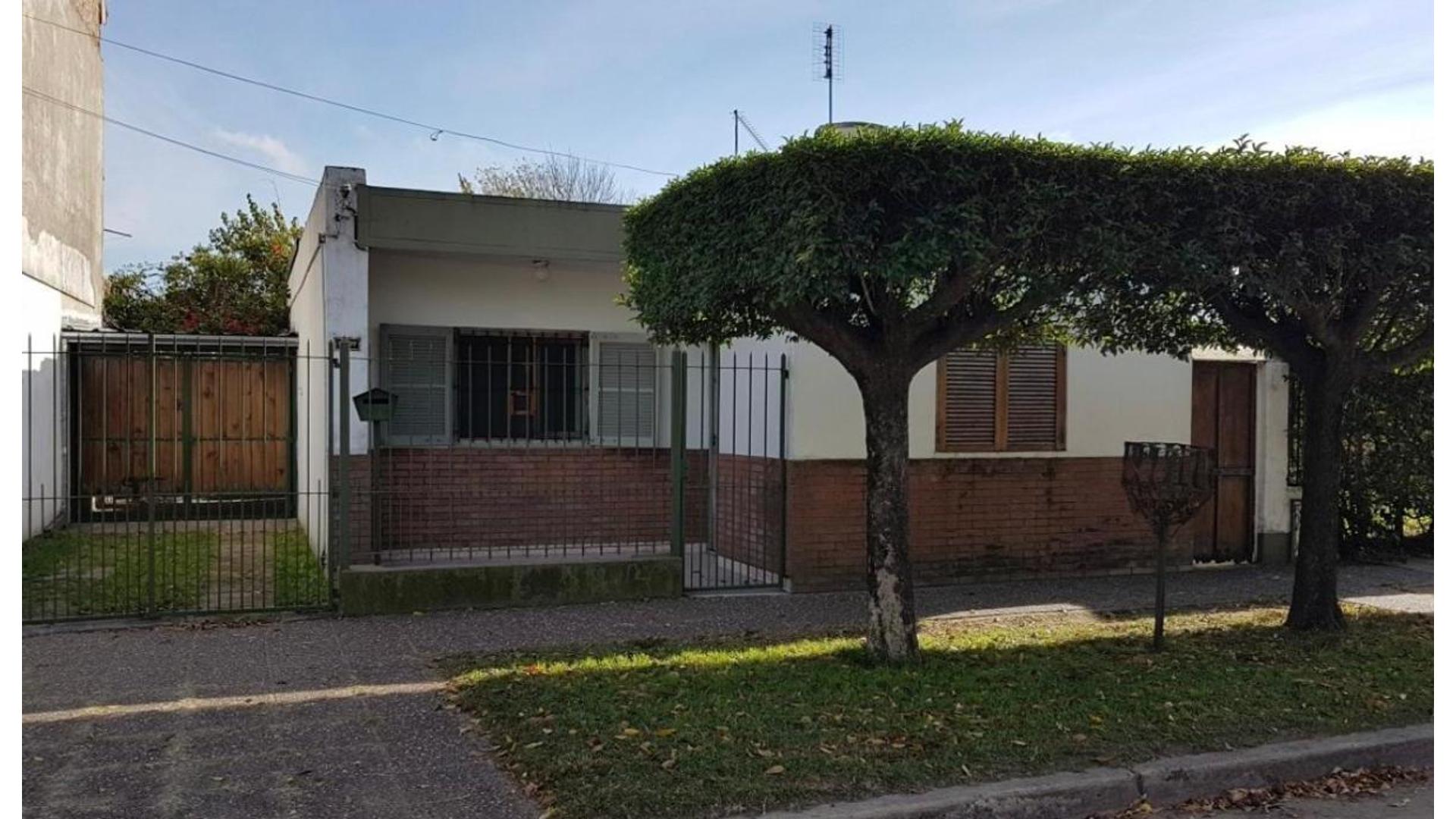 #5361331 | Venta | Casa | Almirante Brown (Claudio Terrasa Estudio Inmobiliario)