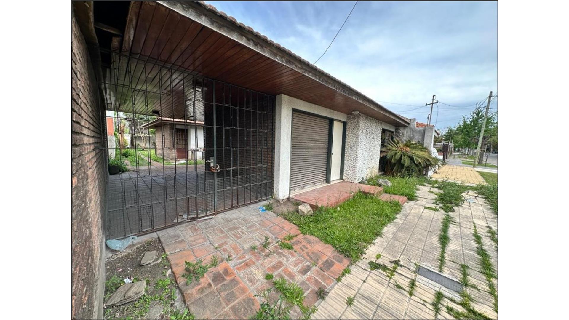 #5361995 | Venta | Casa | Moron (ALVAREZ PROPIEDADES (Sucursal))